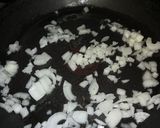 Foto del paso 1 de la receta: Entomatadas de atún guisado