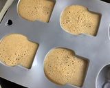 Une image de l'étape 2 de Crânes café d Halloween sur crèmes vanille.