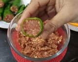 A picture of step 4 of Stuffed Chilli Curry.