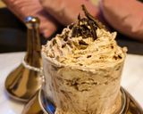 Une image de l'étape 4 de Glace au mousse au chocolat.
