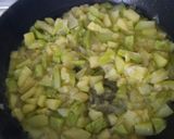 Foto del paso 3 de la receta: Espaguetis integrales con calabacín y champiñón