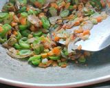 A picture of step 4 of Quinoa pulao.