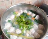 Foto langkah ke 5 dari resep Sop Bakso Bihun.