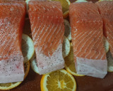 Foto del paso 2 de la receta: Salmón a la naranja y limón
