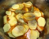 Savanyú krumplifőzelék tejföllel recept fázis 2 fotója