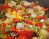 Foto del paso 3 de la receta: Pancitos rellenos con carne desmechada