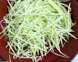 Hình bước làm 2 của món Phở chua sốt me