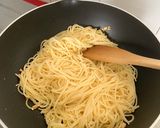 Foto langkah ke 4 dari resep Easy Cooking: Spaghetti Aglio e Olio.