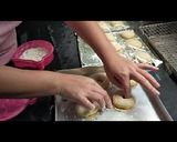 Foto langkah ke 9 dari resep Donut tanpa telur metode sponge & dough.