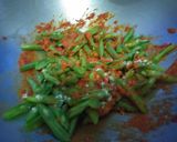 Foto langkah ke 2 dari resep Tumis buncis pedas manis.