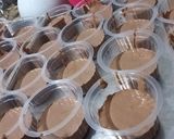 Foto langkah ke 5 dari resep Brownis cup kukus.