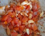 A picture of step 2 of Tofu matar gravy.