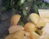 A picture of step 2 of Spring onion dry sabzi.