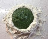 Foto del paso 2 de la receta: Tortellini verde caseros de salmón y salsa de calabaza