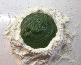 Foto del paso 2 de la receta: Tortellini verde caseros de salmón y salsa de calabaza