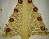 Foto del paso 7 de la receta: Árbol de hojaldre con pesto y parmesano