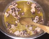 Foto del paso 2 de la receta Arroz negro con chipirones