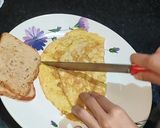 A picture of step 6 of Omelette sandwich.