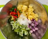 Foto langkah ke 4 dari resep Acar Timun Nanas.