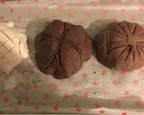 A picture of step 13 of Black and White Conchas 🤍.