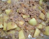 A picture of step 3 of Qeema Aloo.