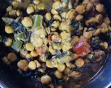 A picture of step 4 of Dal Palak.