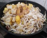 Foto langkah ke 4 dari resep Oseng Tauge & Tahu (dengan margarin).