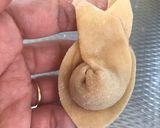 A picture of step 5 of Chicken Chilli Wontons.