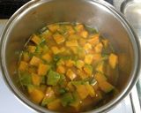 A picture of step 3 of Chilled Kabocha Squash Soup.