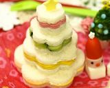A picture of step 4 of Christmas Tree Sandwiches.