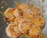 Foto langkah ke 1 dari resep Spaghetti creamy dengan udang dan jamur champignon.