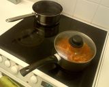 A picture of step 6 of Tomato, bacon, mushroom and onion pasta.