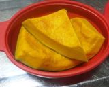 A picture of step 1 of Steamed Kabocha and Carrot Cake.