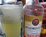 Foto del paso 2 de la receta: Agua mineral con pepino y limón 🍸🍋
