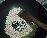 Foto langkah ke 1 dari resep Nasi goreng oat (nasi goreng tanpa nasi).
