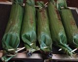 Foto langkah ke 5 dari resep Nasi Bakar Cumi Asin Pete pedas.