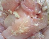Foto langkah ke 2 dari resep Ayam Kentang Masak Cabe Kering.
