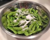 A picture of step 1 of Edamame in a Cast Iron Pot..