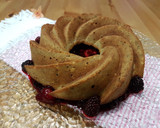 Foto del paso 13 de la receta: Bundt cake de Trigo Sarraceno con frutos secos sobre una confitura de frutos rojos!