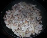 A picture of step 4 of Mushroom and Potato Soup.