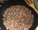 Csirkés-tejszínes penne Lilla konyhájából recept fázis 2 fotója