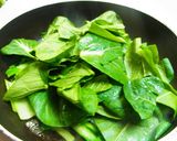 A picture of step 3 of Stir-Fried Komatsuna and Atsuage with Ginger.
