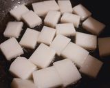 Hình bước làm 1 của món Bột chiên trứng tóp mỡ