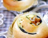 A picture of step 12 of Japanese-style Bread with Pollack Roe, Seaweed, Cheese, and Chikuwa.