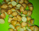Foto langkah ke 1 dari resep Rempeyek Kacang Renyah.