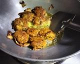 A picture of step 2 of Odisha snack Mudhi Bara.