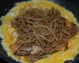 A picture of step 2 of Omu-Soba: Yakisoba Noodle Omelettes.