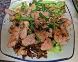 A picture of step 18 of Garlic Pork Salad/Rice Bowl.