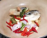 Foto langkah ke 2 dari resep Kepala Salmon dimasak Santan.