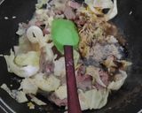 Foto langkah ke 4 dari resep Tumis Kol Daging.